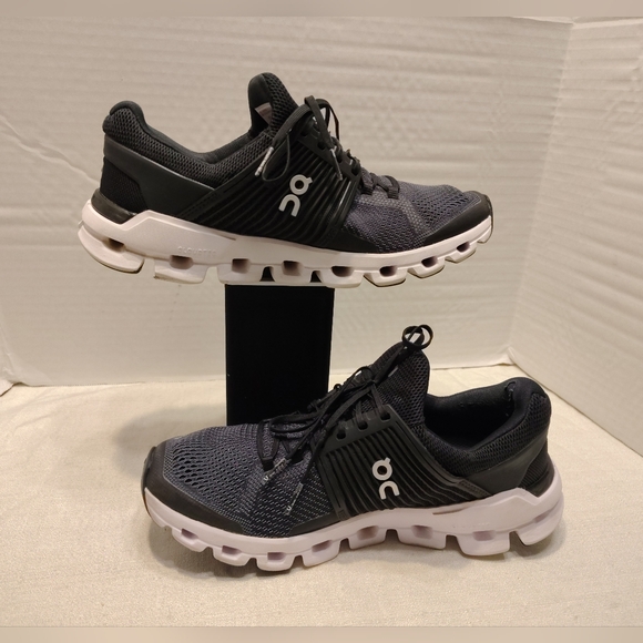 On Running Shoes - On Cloud Helion, Women #9 US , Running Shoes